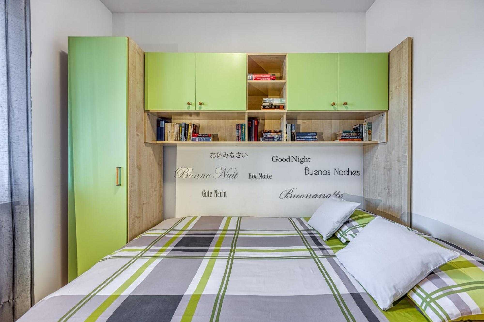 Dea - Three Bedroom Apartment Pula