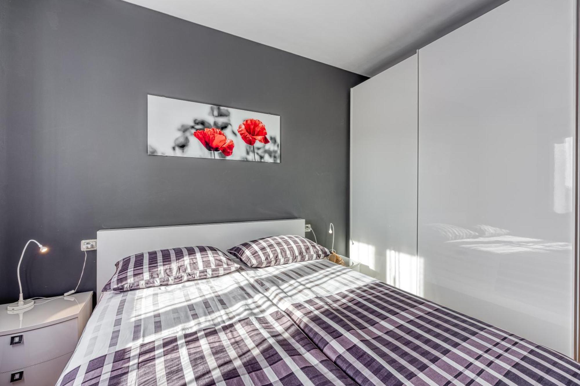 Dea - Three Bedroom *