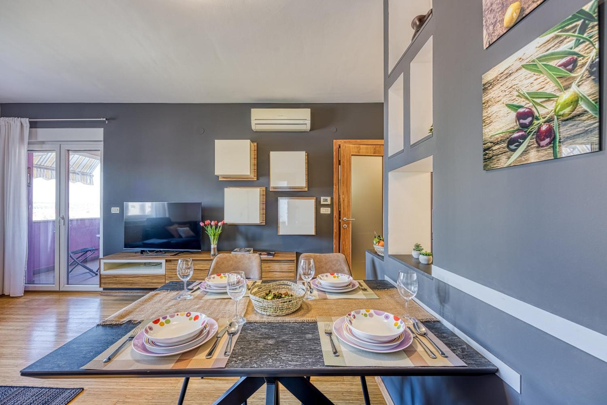 Dea - Three Bedroom Apartment *