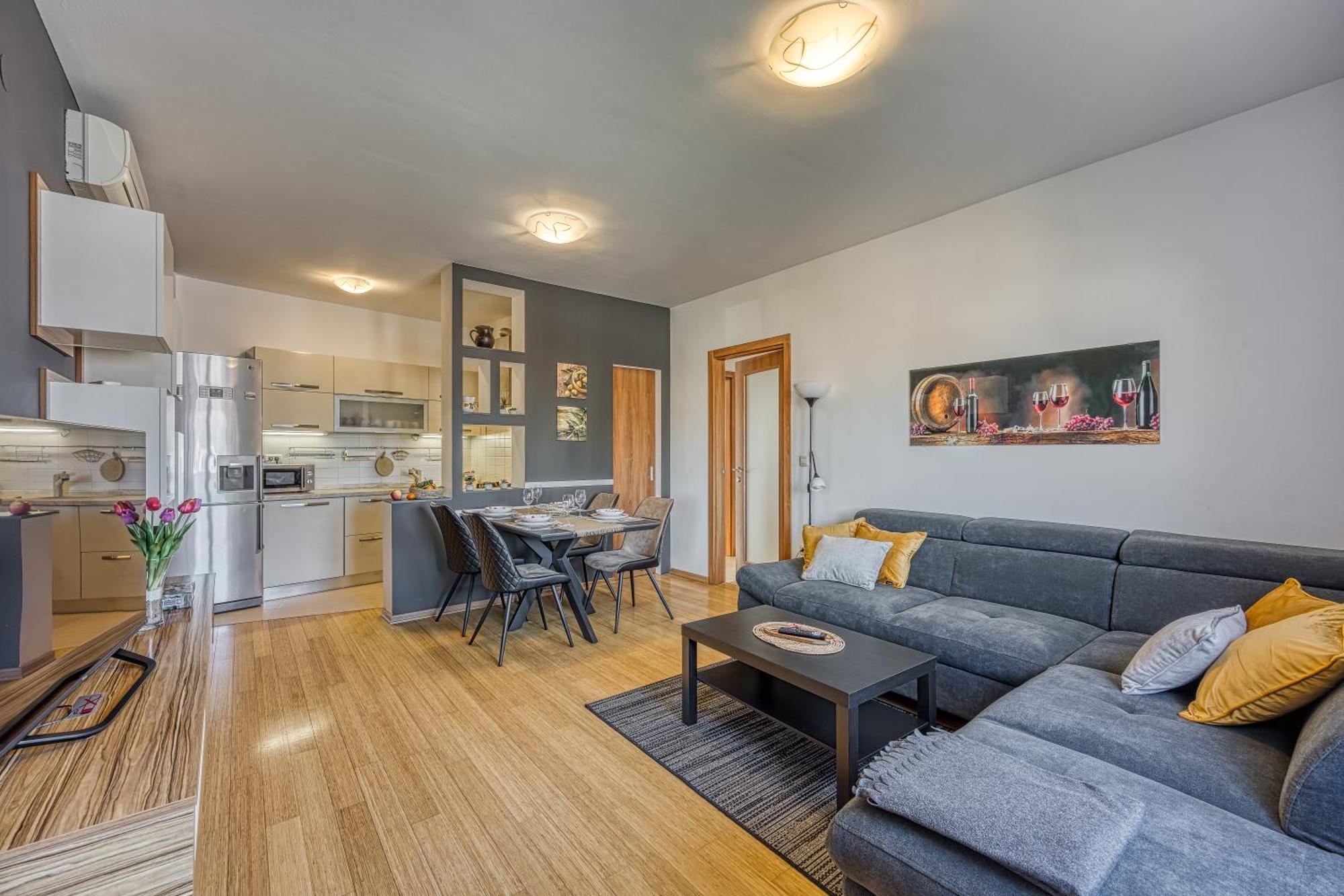 Dea - Three Bedroom *